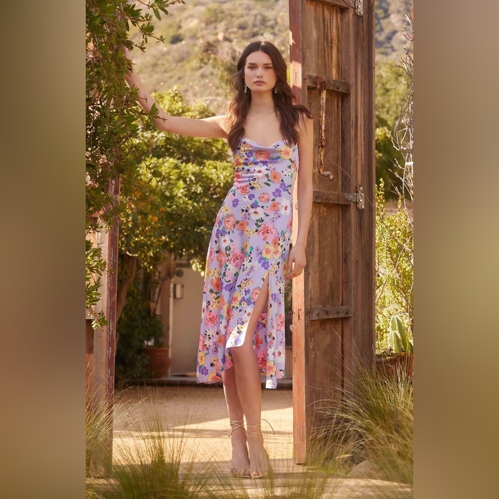 ASTR Gaia Draped Collar Satin Midi Dress in Periwinkle Floral Size Small NWT - Picture 1 of 13